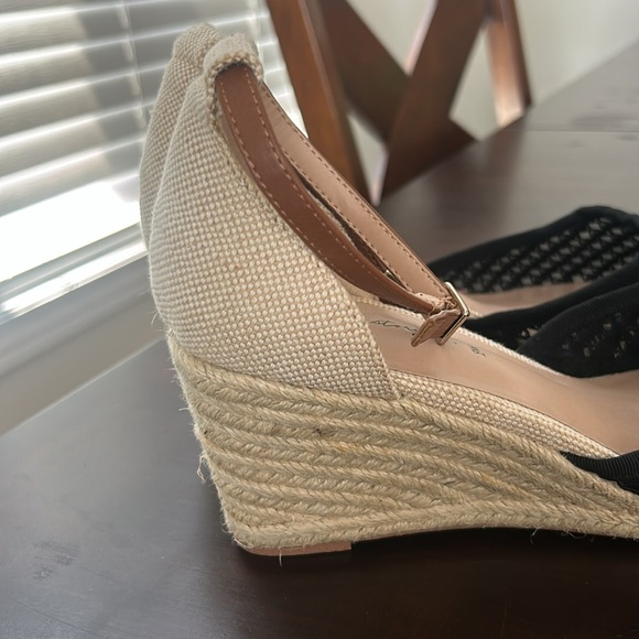 In Every Story Penningtons Wide Wedge Shoes Lace Mesh Toe Size 9 W - Picture 3 of 15
